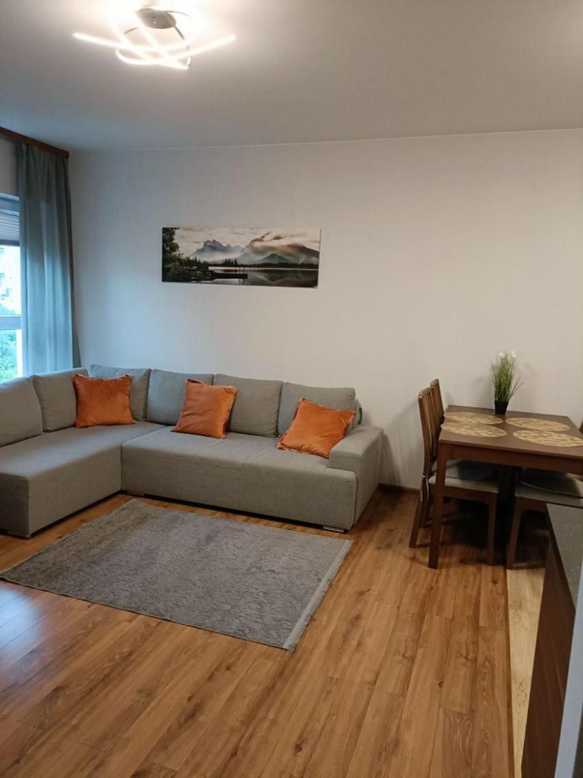 Apartmán Powstancow 32 Zielonka  Exteriér fotografie
